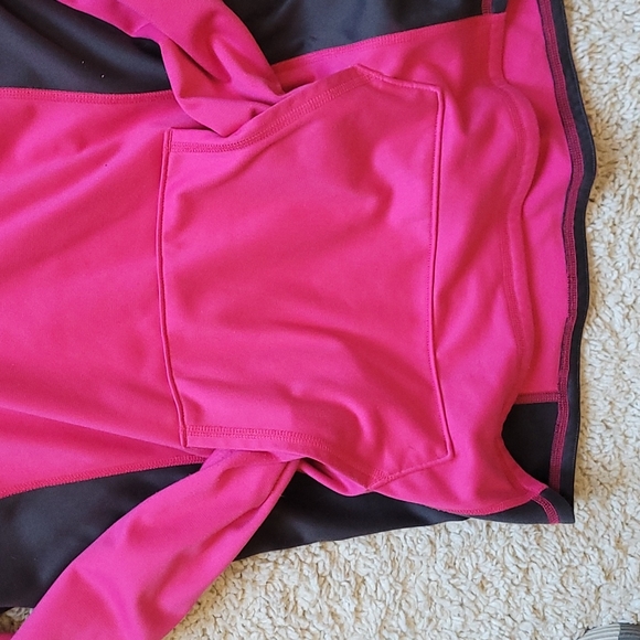 Girls The North Face lightweight hoodie - Kids Bundle 4/$10 - Picture 4 of 9